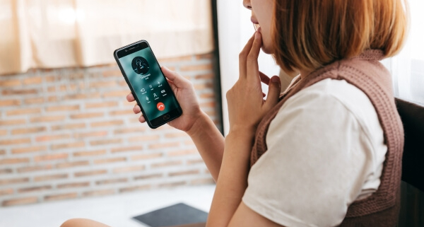 Saiba como funcionam os 5 golpes financeiros mais comuns, quais provas reunir e o passo a passo para denunciar e buscar seu dinheiro de volta.